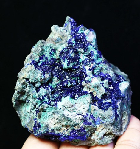 Natural glittering azurite - natural,